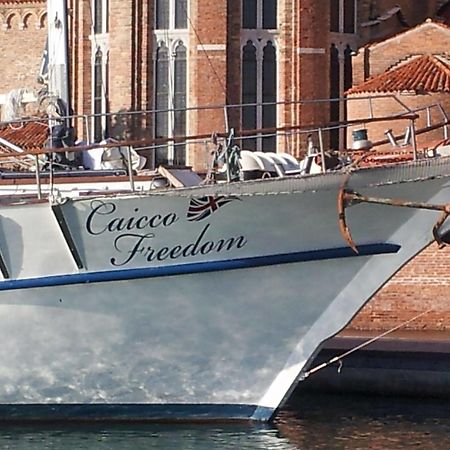 Venezia Boat & Breakfast Caicco Freedom Hotel Ngoại thất bức ảnh