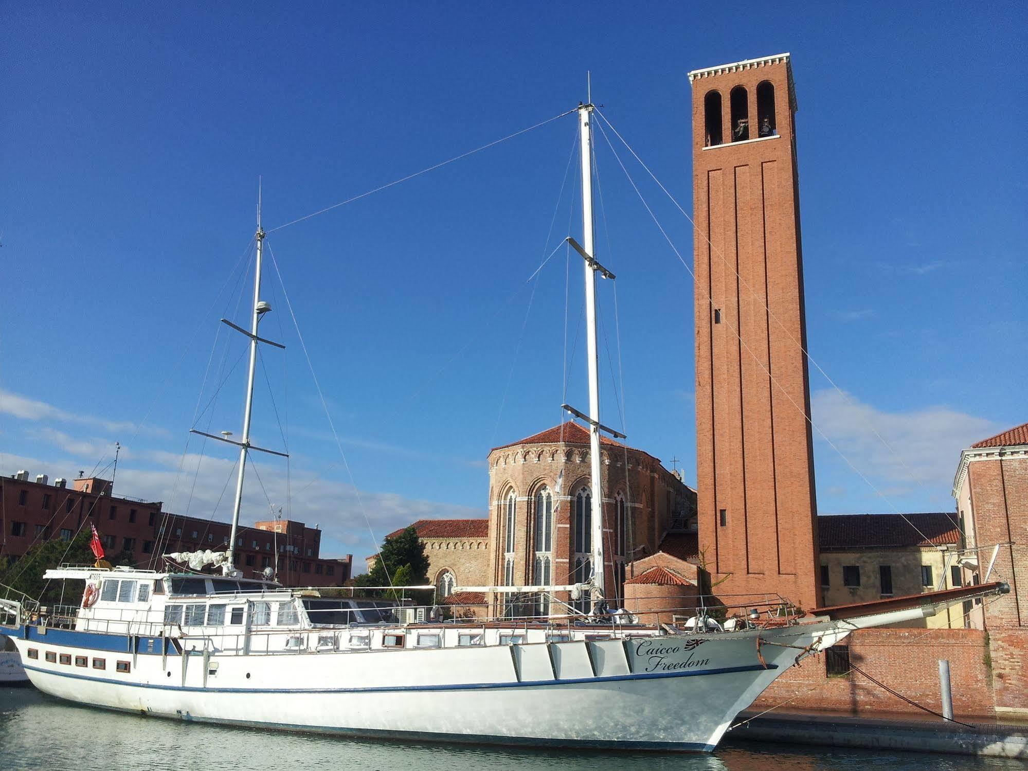 Venezia Boat & Breakfast Caicco Freedom Hotel Ngoại thất bức ảnh
