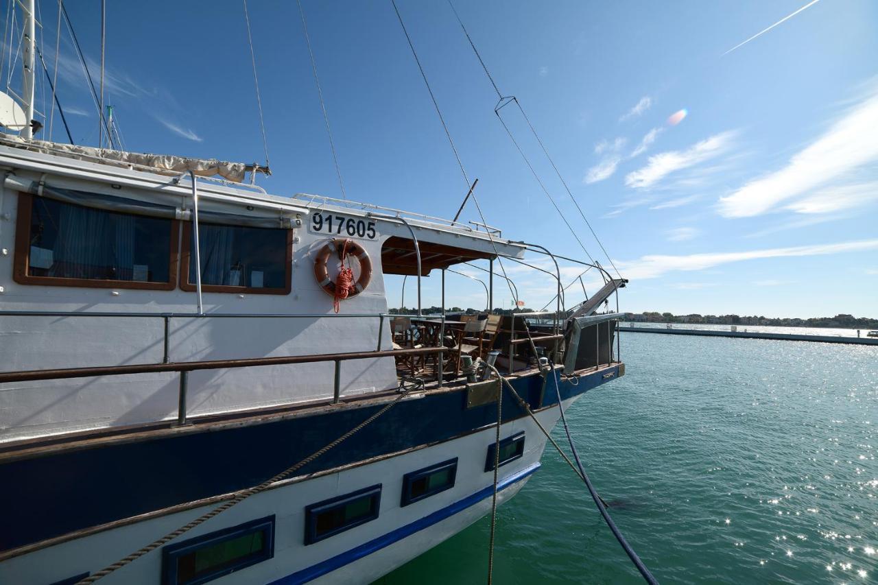 Venezia Boat & Breakfast Caicco Freedom Hotel Ngoại thất bức ảnh